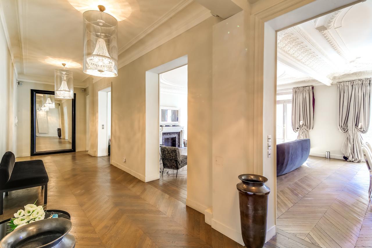 Sweet Inn - Montaigne Apartment Paris