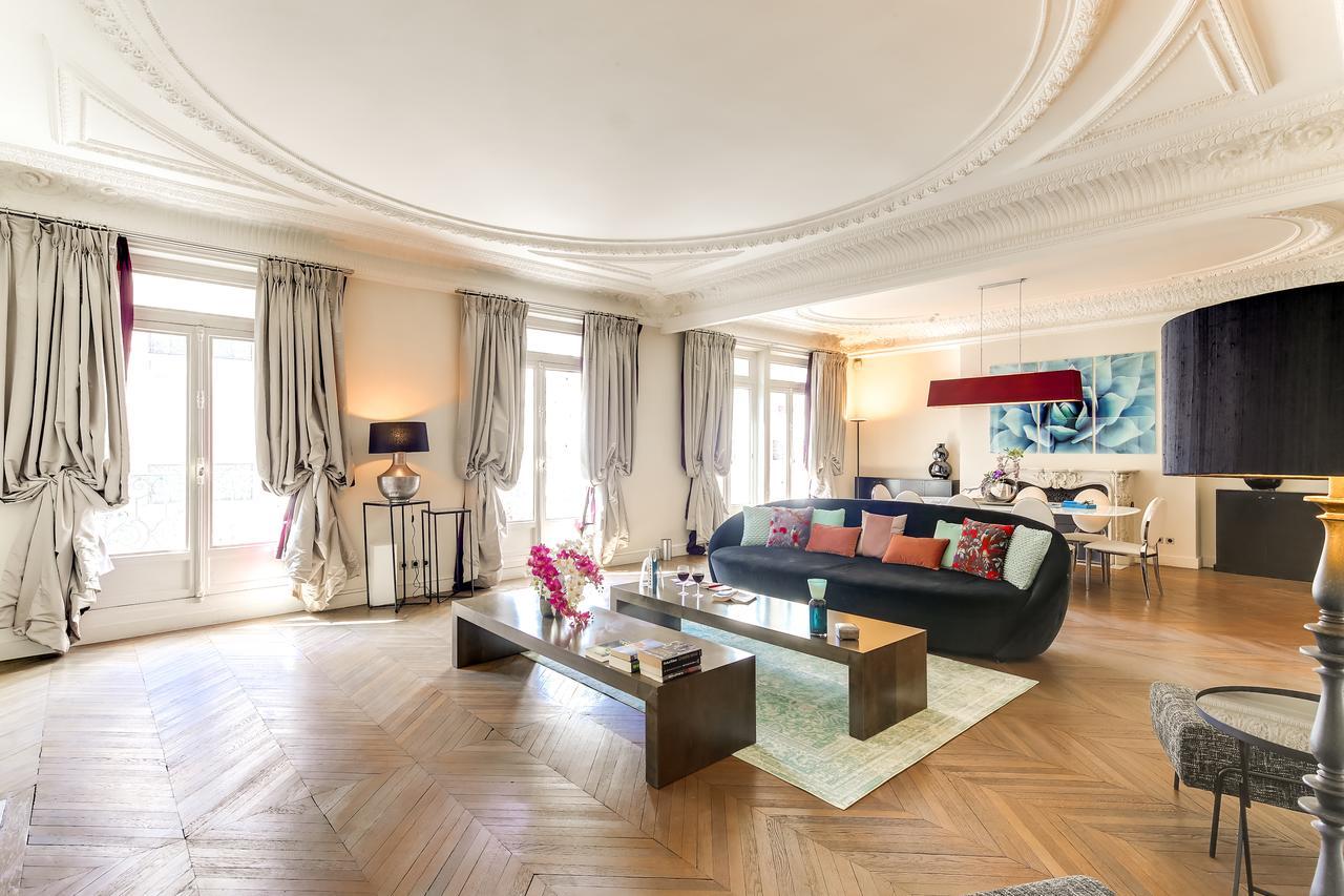 Sweet Inn - Montaigne Apartment Paris
